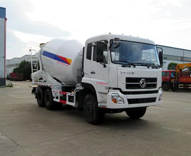 東風天龍混凝土攪拌運輸車
